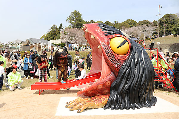 兵庫県福崎町様からのご依頼で、町の非公式キャラ「河童のガジロウ」をモチーフにした滑り台「ガジロウスライダー」を製作させていただきました。